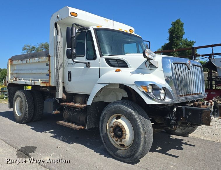 image for item DQ4459 2014 International  WorkStar 7300 dump truck