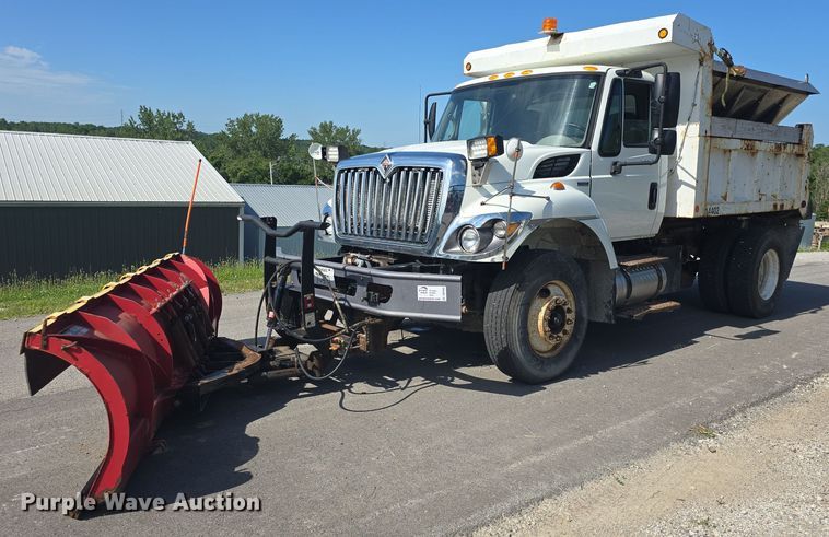 image for item DQ4460 2008 International Workstar 7300 dump truck