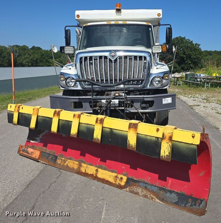 image for item DQ4460 2008 International Workstar 7300 dump truck