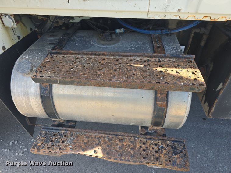 image for item DQ4460 2008 International Workstar 7300 dump truck