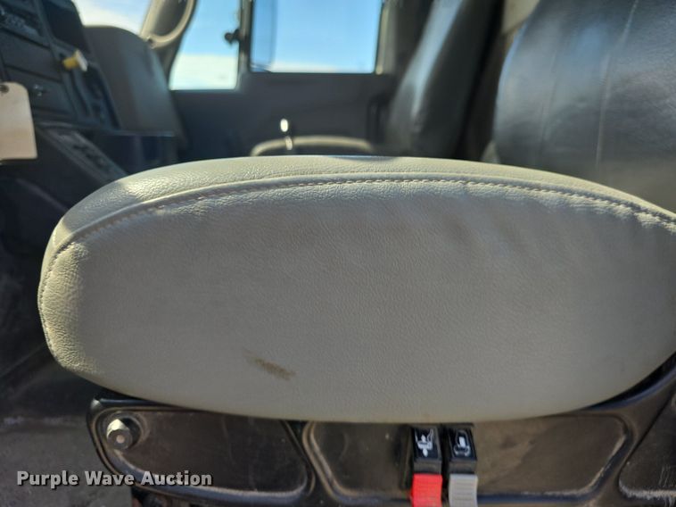 image for item DQ4460 2008 International Workstar 7300 dump truck