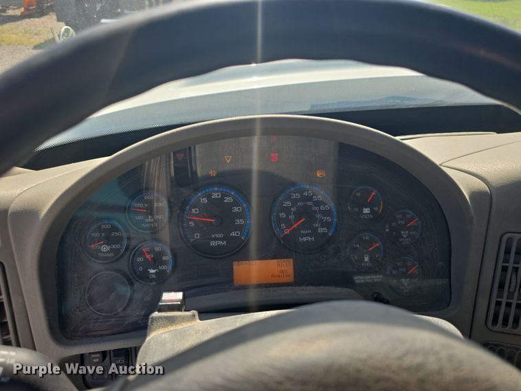 image for item DQ4460 2008 International Workstar 7300 dump truck