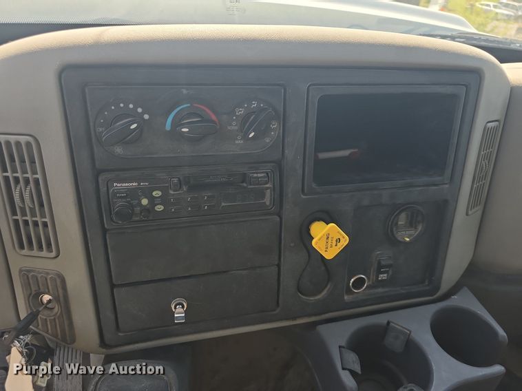 image for item DQ4460 2008 International Workstar 7300 dump truck