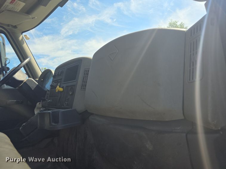 image for item DQ4460 2008 International Workstar 7300 dump truck