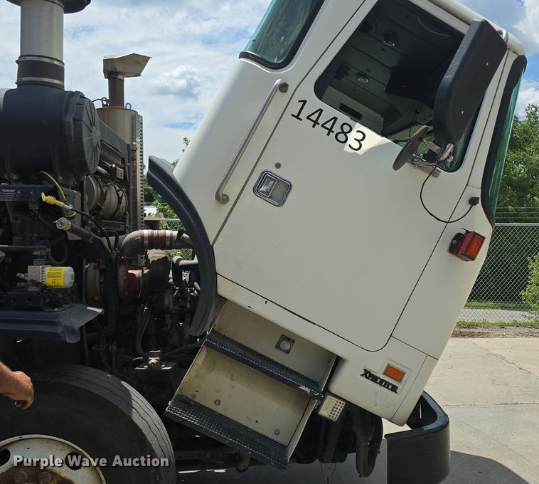 image for item DQ4461 2015 Autocar Xpeditor ACX42 refuse truck