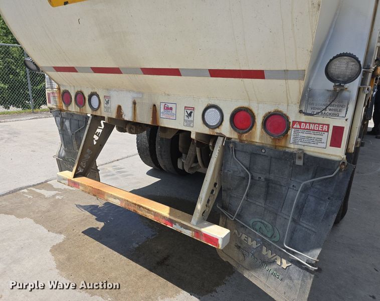 image for item DQ4461 2015 Autocar Xpeditor ACX42 refuse truck