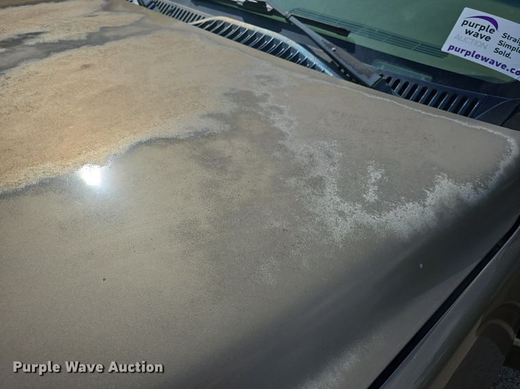 image for item DQ5122 2004 Chevrolet Suburban SUV