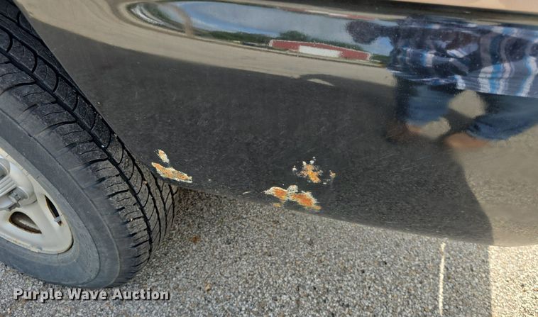 image for item DQ5122 2004 Chevrolet Suburban SUV