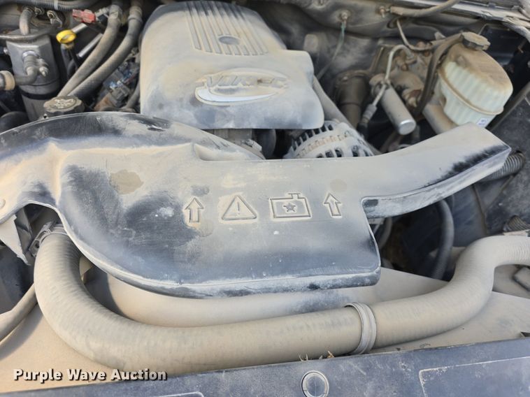 image for item DQ5122 2004 Chevrolet Suburban SUV