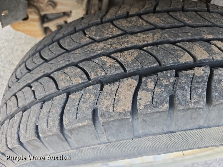 image for item DQ5122 2004 Chevrolet Suburban SUV