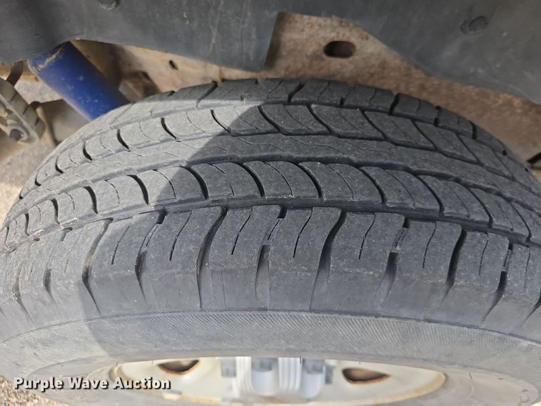 image for item DQ5122 2004 Chevrolet Suburban SUV