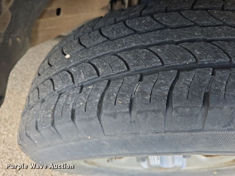 image for item DQ5122 2004 Chevrolet Suburban SUV