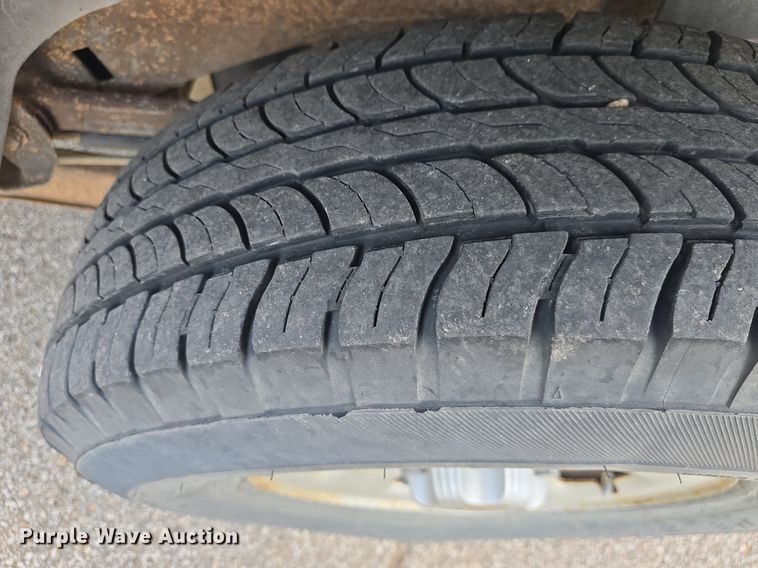 image for item DQ5122 2004 Chevrolet Suburban SUV