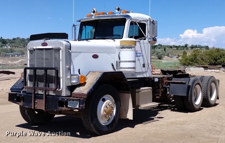 image for item DQ6133 1993 Peterbilt  357 semi truck