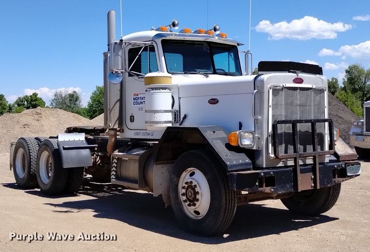 image for item DQ6133 1993 Peterbilt  357 semi truck
