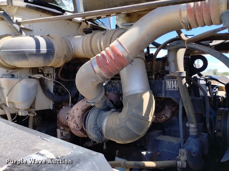 image for item DQ6133 1993 Peterbilt  357 semi truck