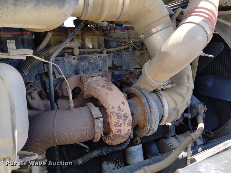 image for item DQ6133 1993 Peterbilt  357 semi truck