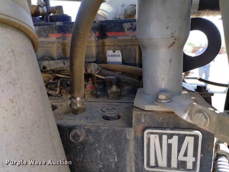 image for item DQ6133 1993 Peterbilt  357 semi truck