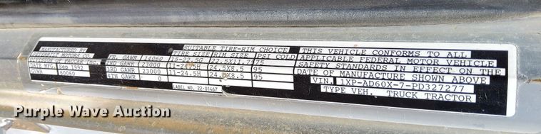 image for item DQ6133 1993 Peterbilt  357 semi truck