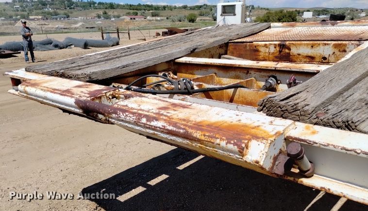image for item DQ6134 1968 Load King 2521F lowboy equipment trailer