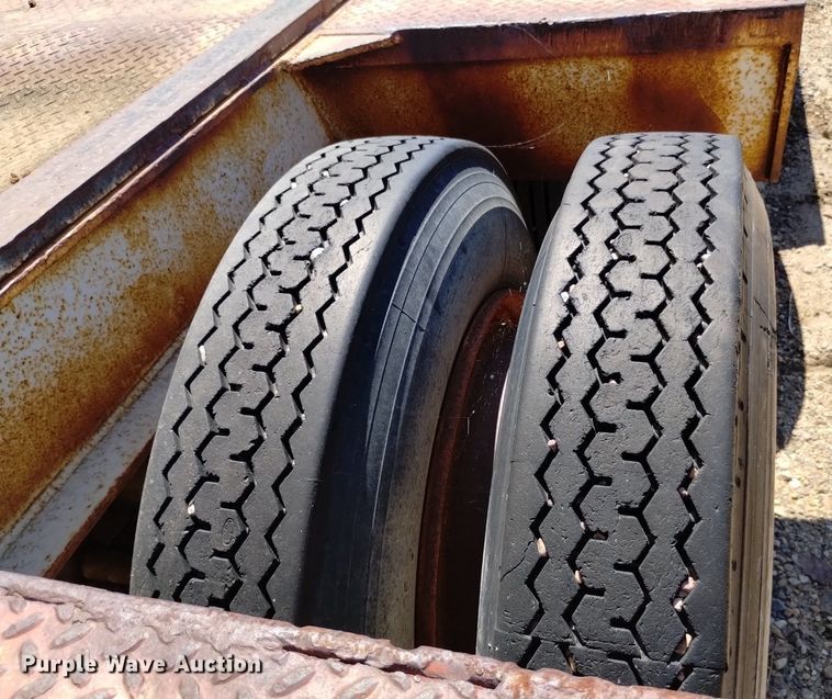 image for item DQ6134 1968 Load King 2521F lowboy equipment trailer