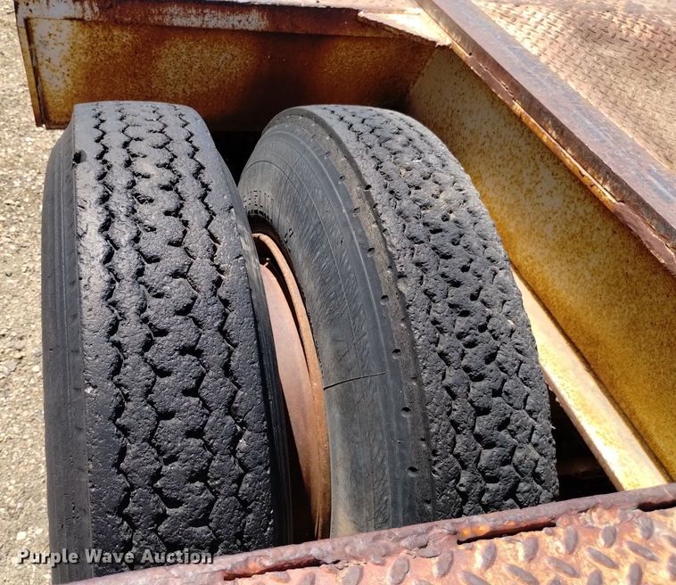 image for item DQ6134 1968 Load King 2521F lowboy equipment trailer