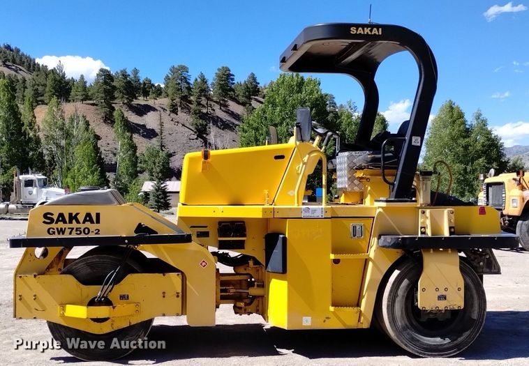 image for item DQ6139 2012 Sakai GW750-2 combination vibratory roller