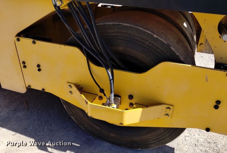 image for item DQ6139 2012 Sakai GW750-2 combination vibratory roller