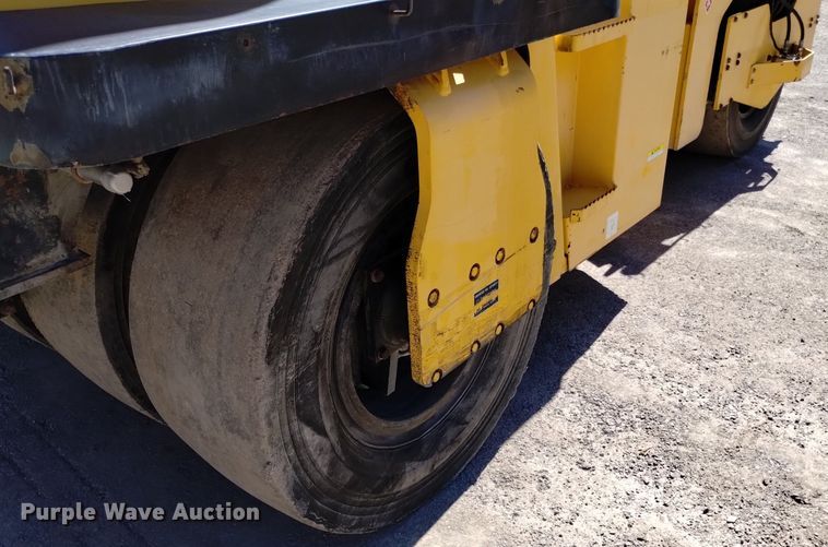 image for item DQ6139 2012 Sakai GW750-2 combination vibratory roller