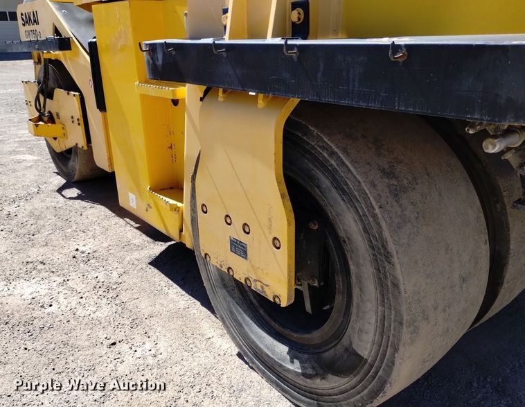 image for item DQ6139 2012 Sakai GW750-2 combination vibratory roller