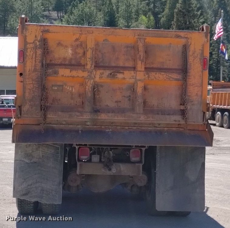 image for item DQ6140 1995 Ford LT9000 dump truck