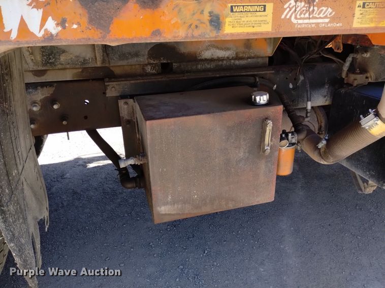 image for item DQ6140 1995 Ford LT9000 dump truck