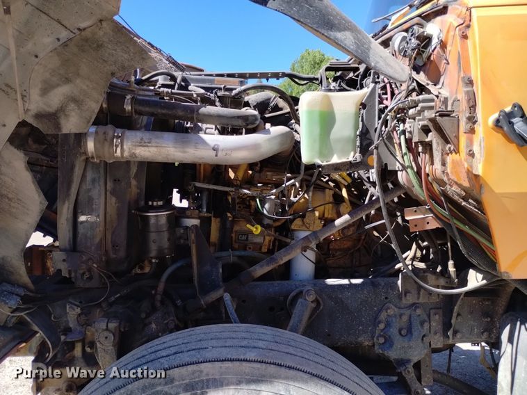 image for item DQ6140 1995 Ford LT9000 dump truck