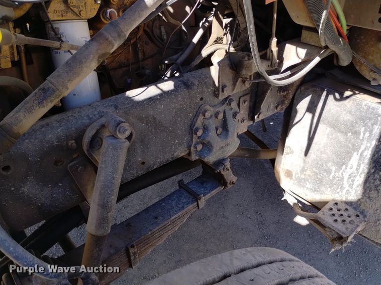 image for item DQ6140 1995 Ford LT9000 dump truck