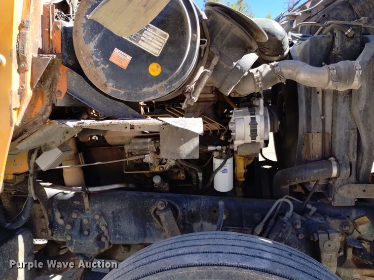 image for item DQ6140 1995 Ford LT9000 dump truck