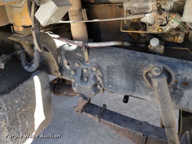 image for item DQ6140 1995 Ford LT9000 dump truck