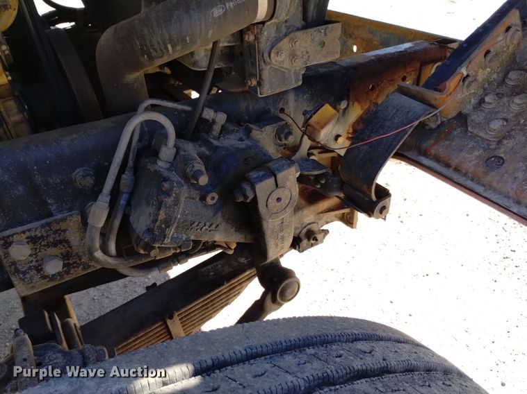 image for item DQ6140 1995 Ford LT9000 dump truck