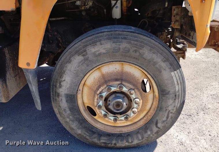 image for item DQ6140 1995 Ford LT9000 dump truck