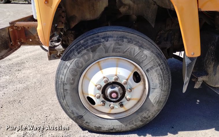 image for item DQ6140 1995 Ford LT9000 dump truck