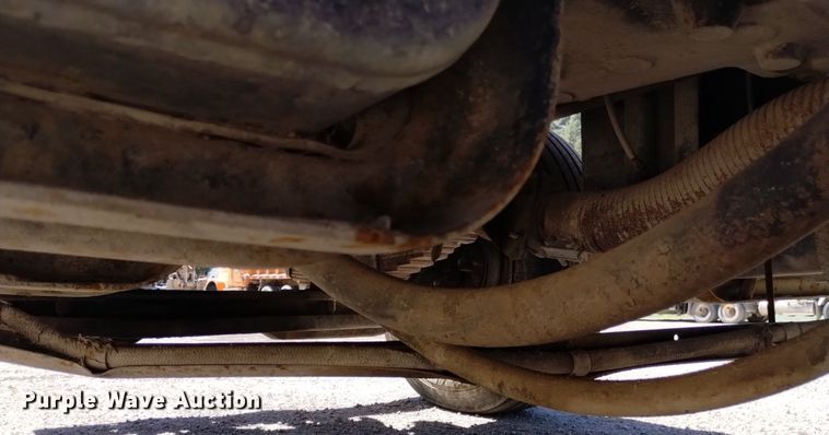 image for item DQ6140 1995 Ford LT9000 dump truck