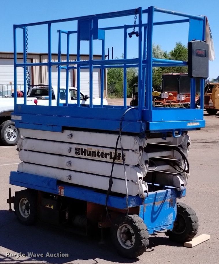 image for item DQ6150 1985 HunterLift 2152 scissor lift