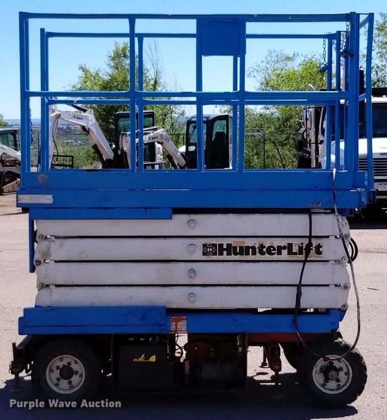 image for item DQ6150 1985 HunterLift 2152 scissor lift