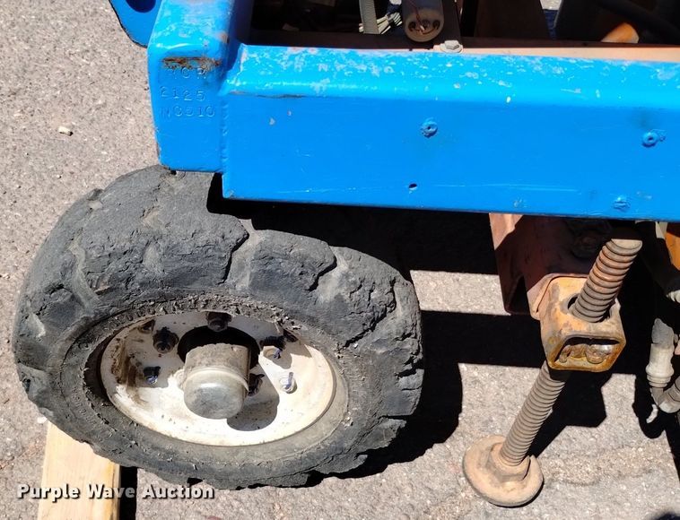 image for item DQ6150 1985 HunterLift 2152 scissor lift