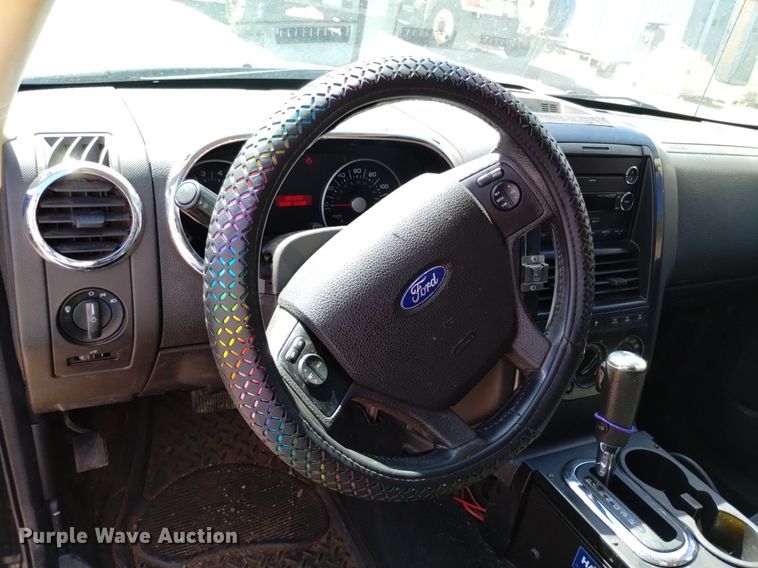 image for item DQ6152 2010 Ford  Explorer SUV