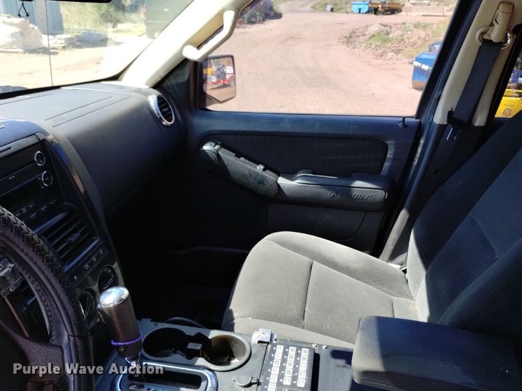 image for item DQ6152 2010 Ford  Explorer SUV