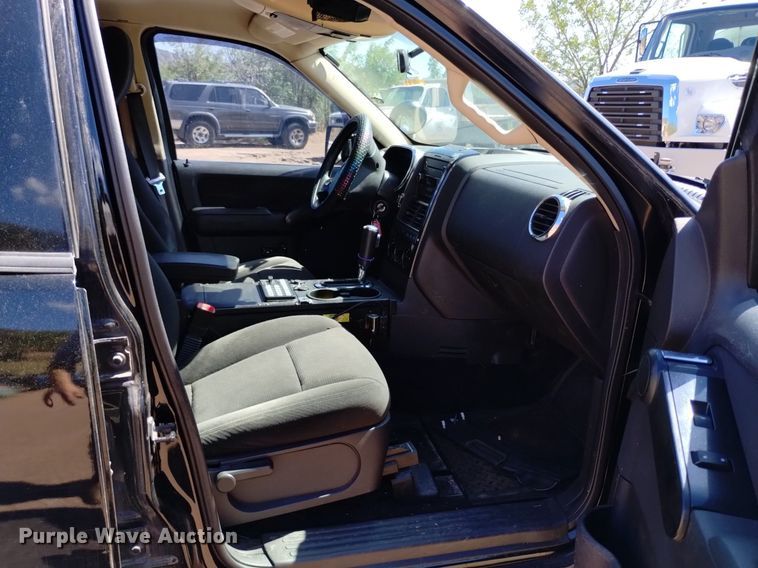 image for item DQ6152 2010 Ford  Explorer SUV