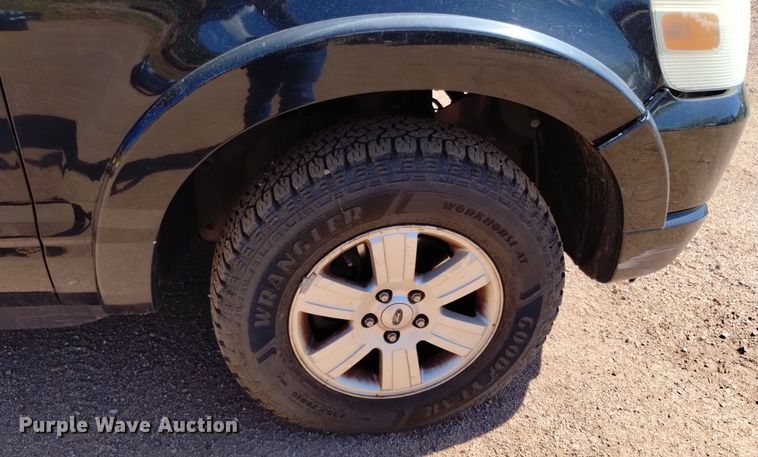 image for item DQ6152 2010 Ford  Explorer SUV