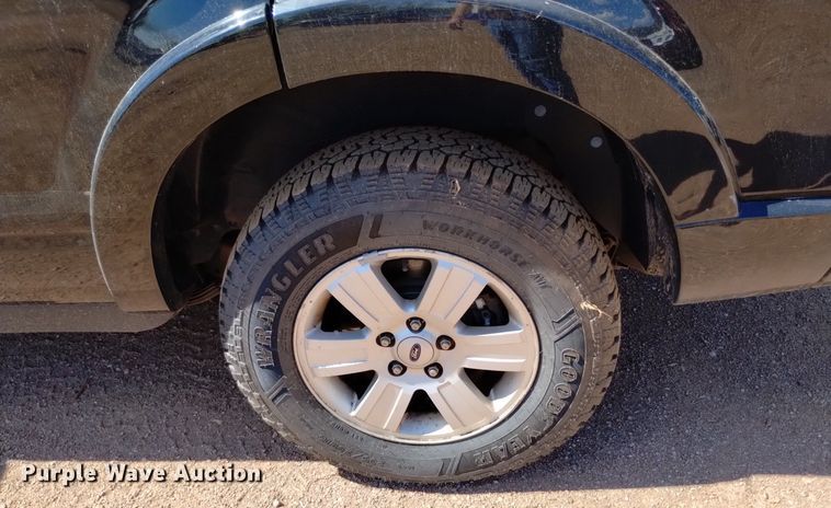 image for item DQ6152 2010 Ford  Explorer SUV