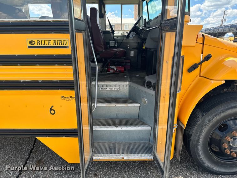image for item DQ6832 2005 Bluebird Vision school bus