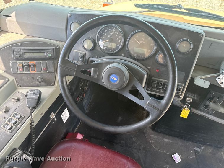 image for item DQ6832 2005 Bluebird Vision school bus